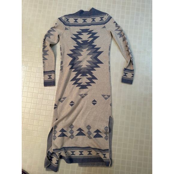 Jesica Simpson Duster/Cardigan sweater size extra small cream and blue print - Picture 6 of 7